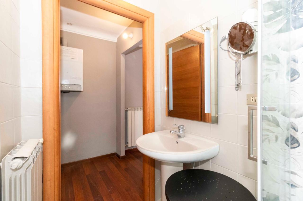 San Salvario Apt With Balcony Turin Exteriör bild